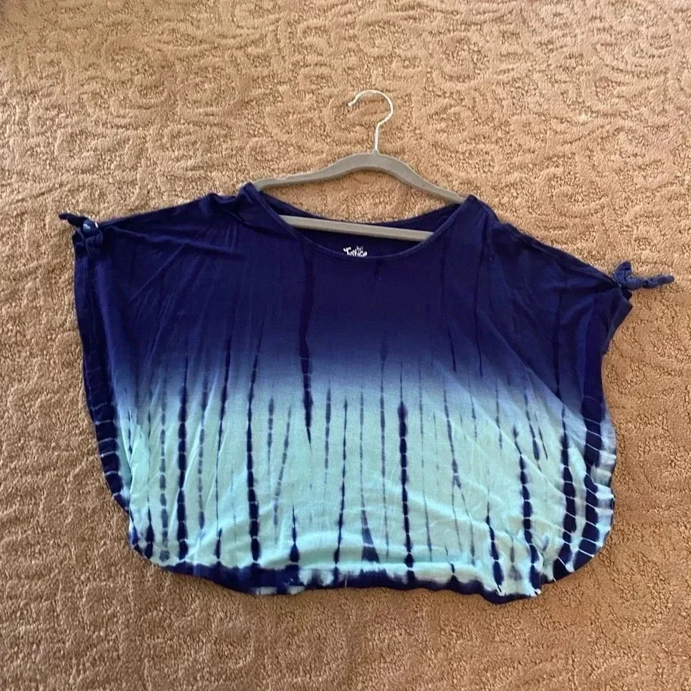 Justice girls 7/8 blue and aqua tie dye flowy batwing top medium